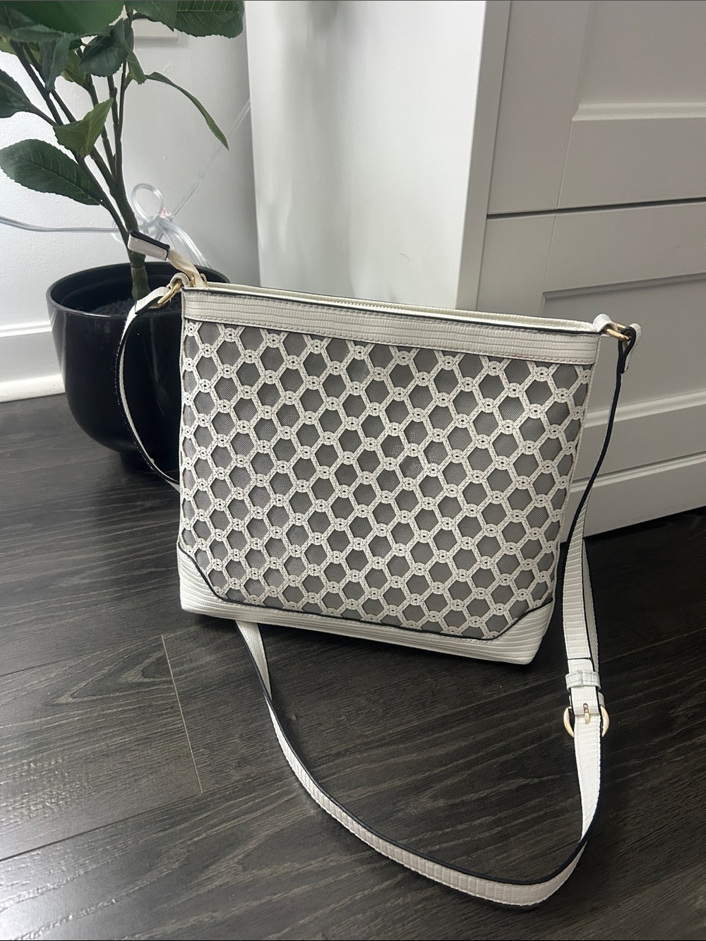 Melanie Lynn White Crossbody Bag with Adjustable Strap